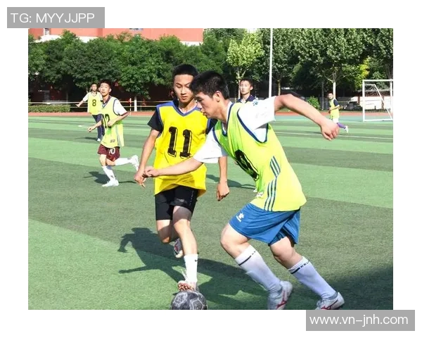 昆山足球赛精彩纷呈各队争夺冠军荣耀展现青春活力与团队精神